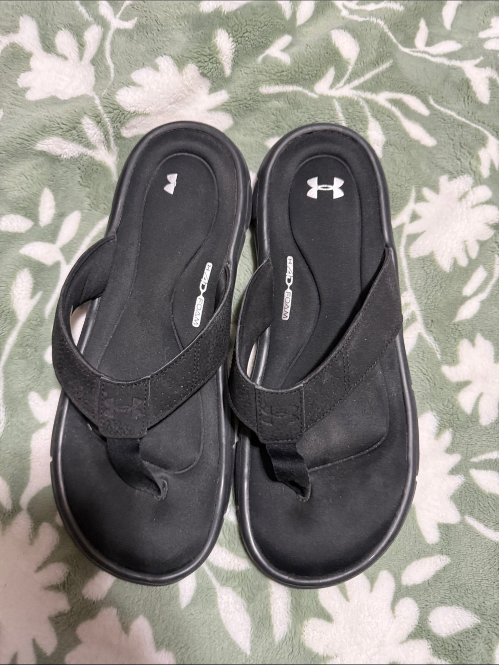 Under Armour Youth Black Cushioned Flip Flop Sandals
